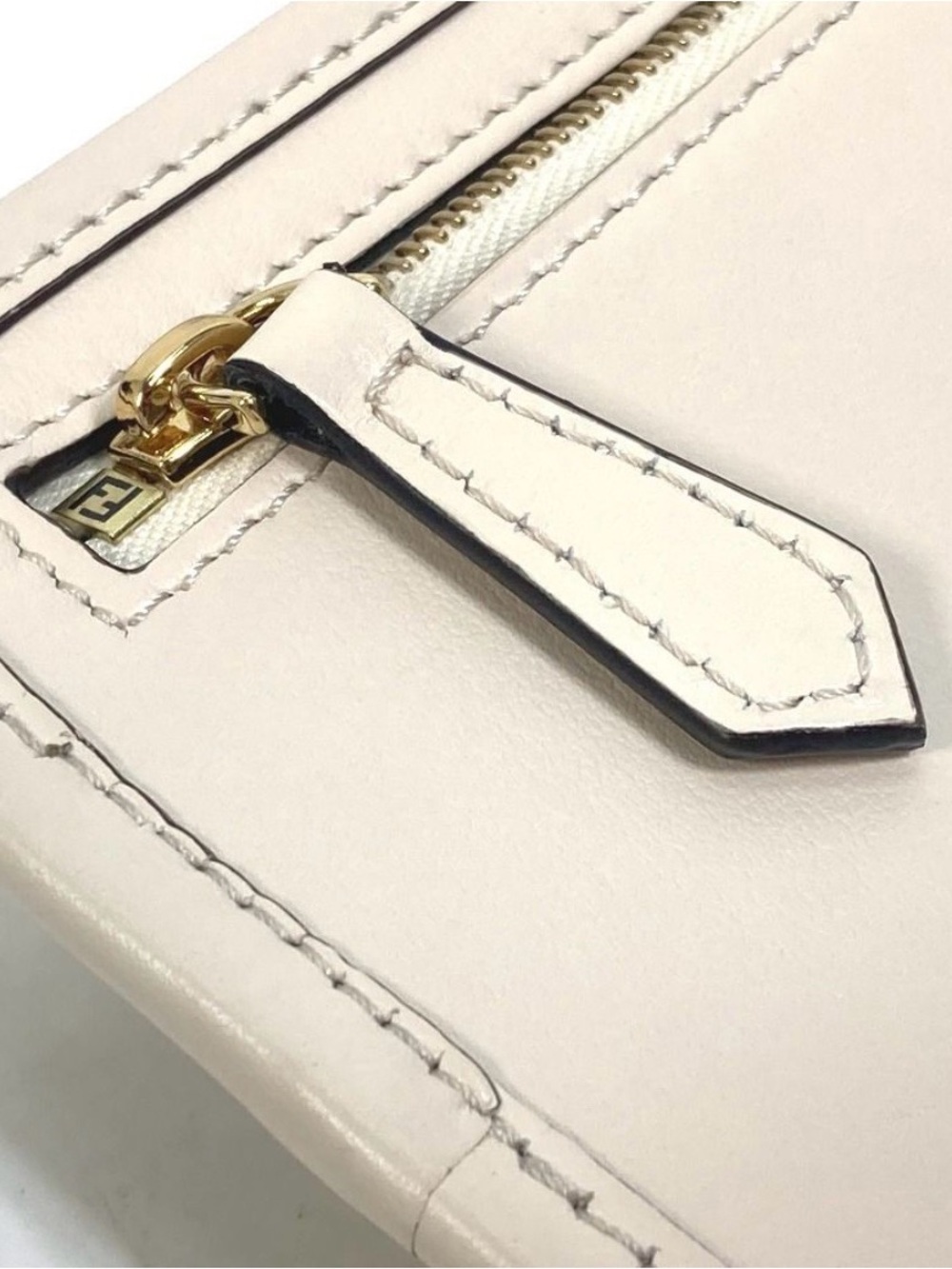 Fendi O’lock 2 Two tone Cream and Gold Monogram Crossbody Phone Bag - Picture 4 of 7